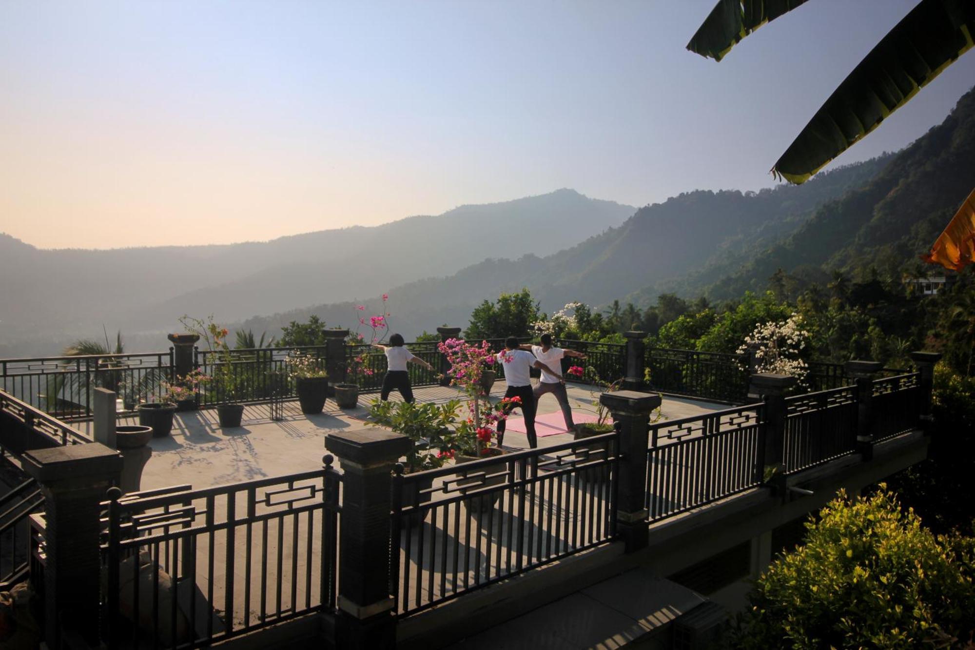 Rostika Hotel Sekumpul Pabean Buleleng エクステリア 写真