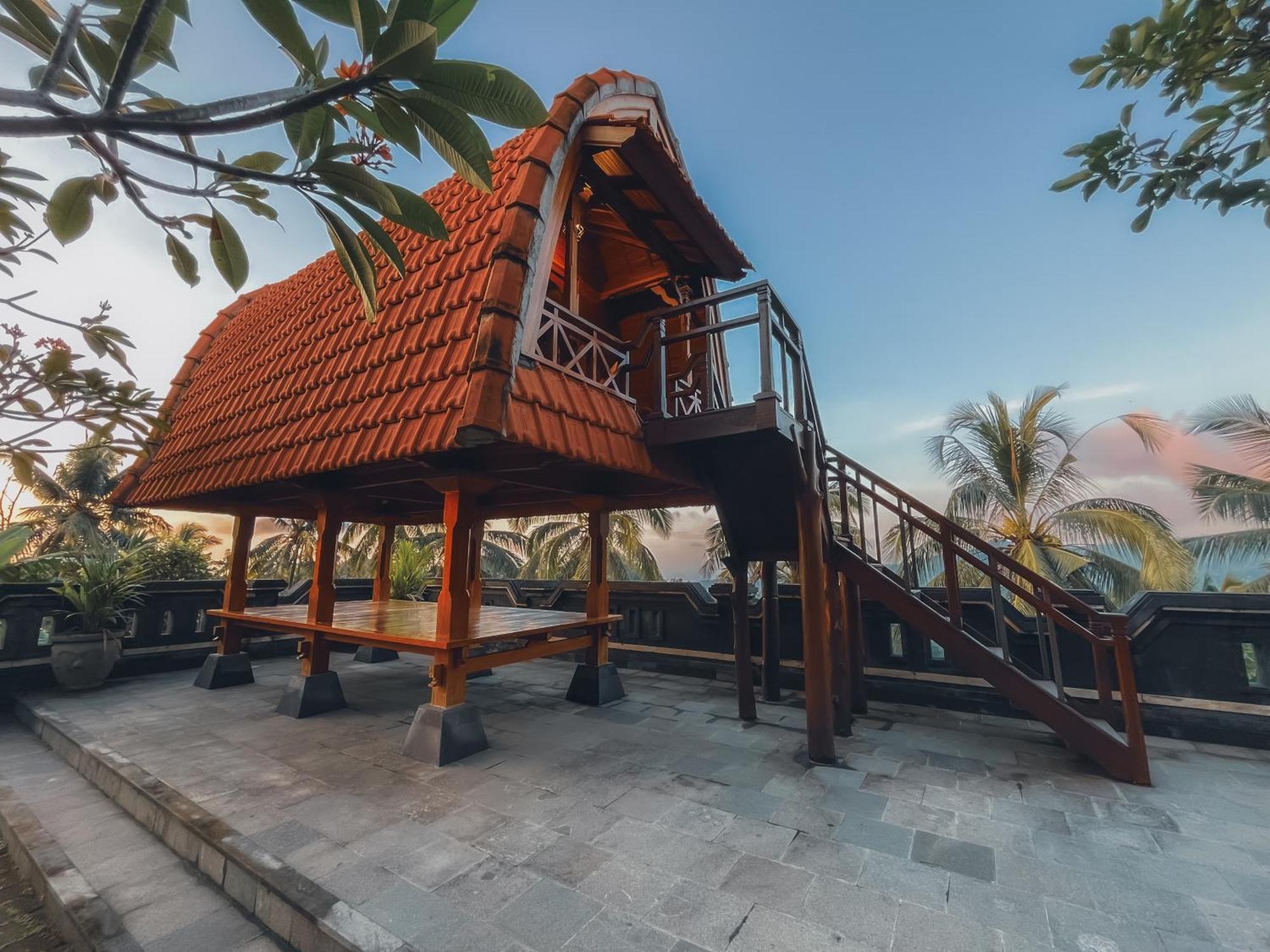 Rostika Hotel Sekumpul Pabean Buleleng エクステリア 写真
